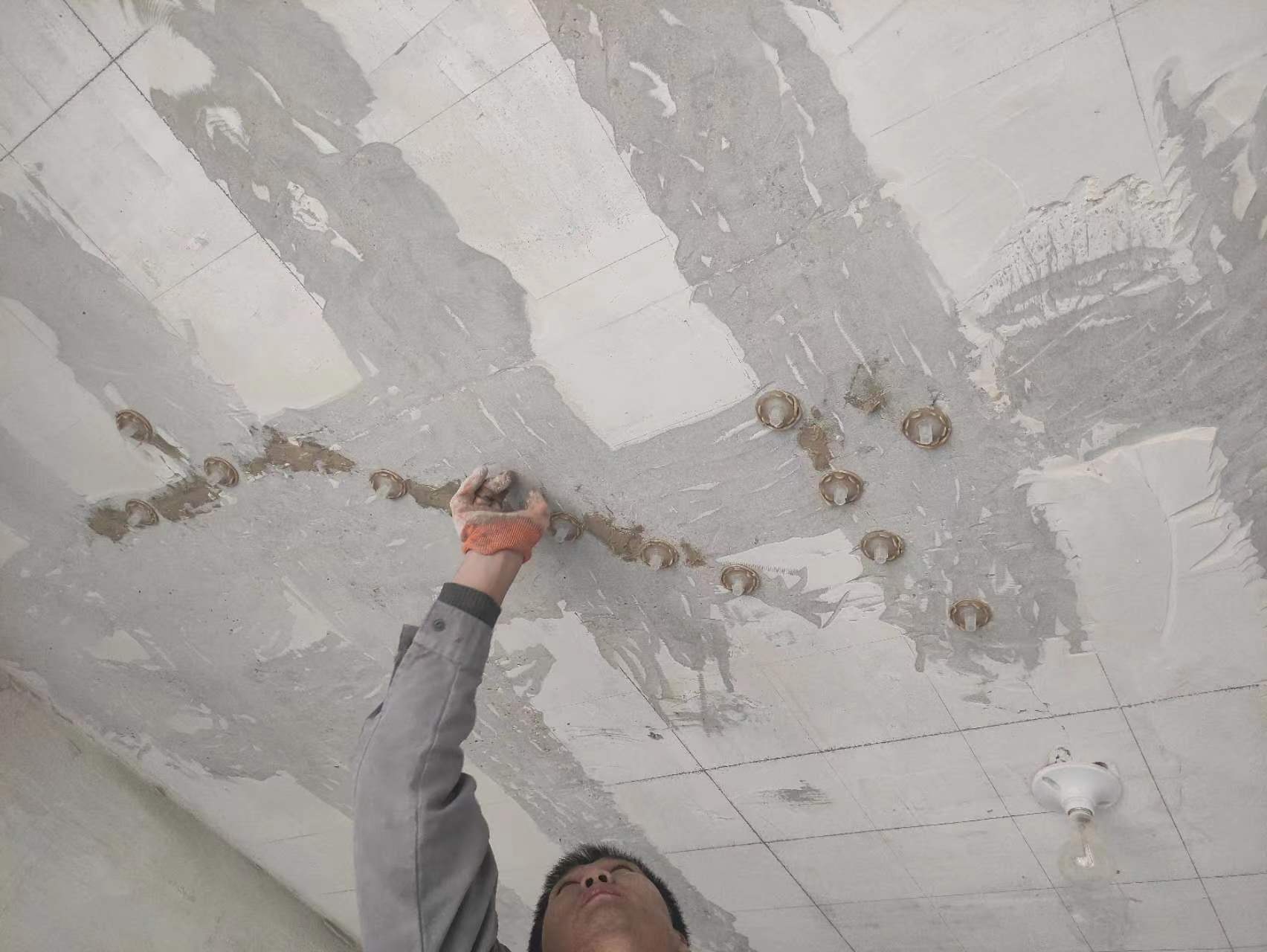 杨浦混凝土楼板裂缝为什么会开裂?怎么修补?